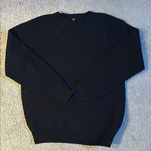 Uniqlo Men’s crew neck sweater